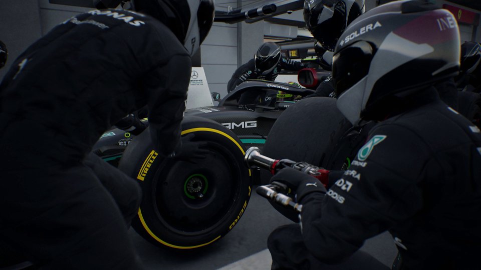 Mercedes beim Boxenstopp