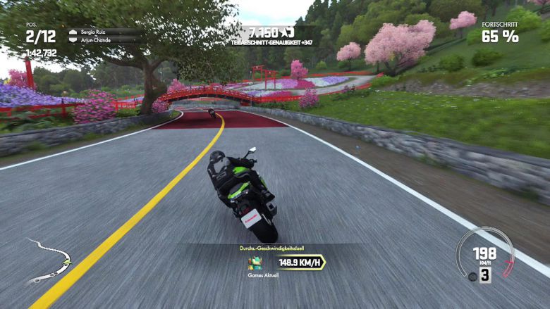 Ein Traum in pink: Unter traumhaften Kirschblütenbäumen hängt ihr eure Kontrahenten ab! (PS4)