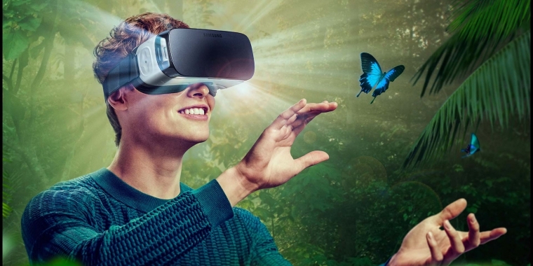 Eintauchen: Vereinfacht ausgedrückt ist Virtutal Reality eine Weiterentwicklung von 3D. Da das gesamte Sichtfeld vom 3D-Bild eingenommen wird, ist die Immersion jedoch größer als im Kino.