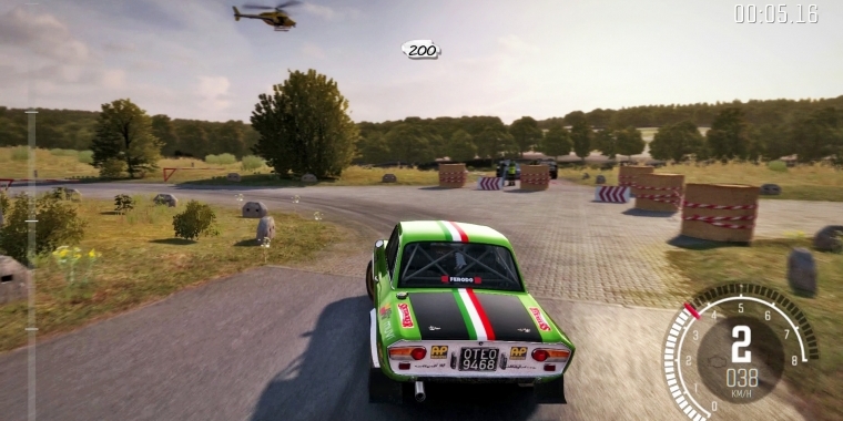 Fast wie im Urlaub: Die Lichtverhältnisse auf den
Strecken werden gut eingefangen und unterstreichen
die realistische Atmosphäre des Spiels. (PS4)