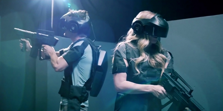 Willkommen in der Hyperrealität: 
Spektakuläre VR-Spielhallen wie The Void wollen in den kommenden Jahren ein Millionenpublikum mit verblüffend realistischen VR-Welten anlocken.